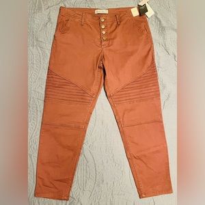 Abercrombie A&F super skinny mid rise. jeans in size 31. NWT